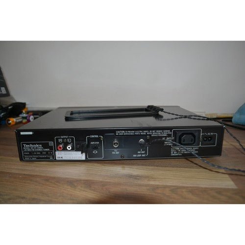 Technics ST-X880L Quartz Synthesizer FM MW LW Tuner Remote Tested Working UK - Chorlton Analogue